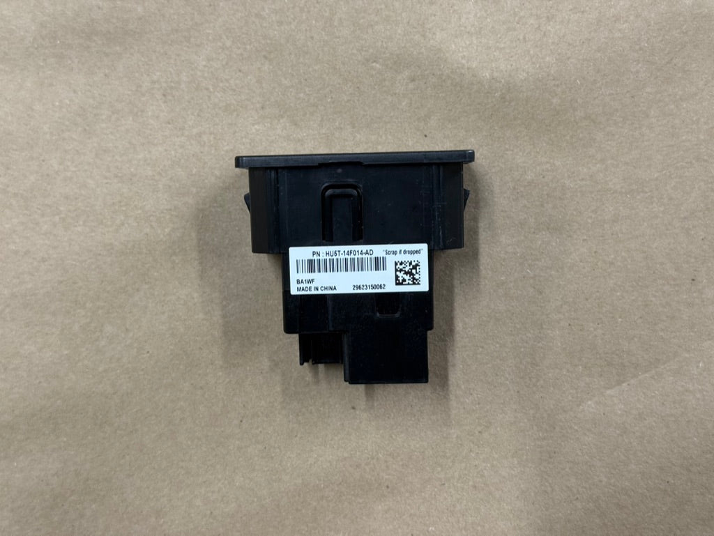 Ford Mustang USB Port OEM 16-17