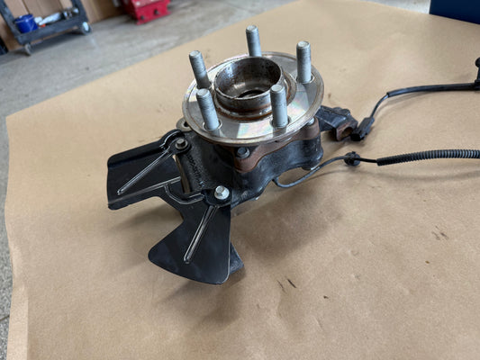 2021-2023 Ford Mustang 5.0 GT RH Passenger Side Front Spindle Knuckle Hub 4 Bolt