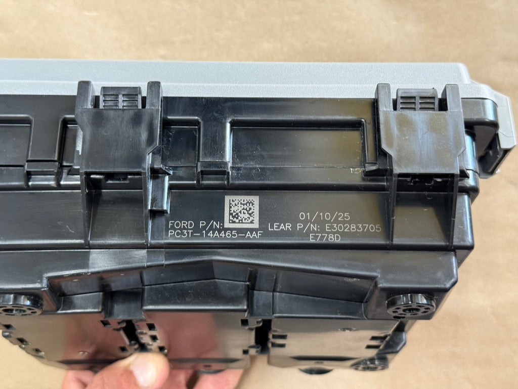 2023-2026 Ford F-250 F-350 Super Duty 7.3L Gas Engine Bay Fuse Box