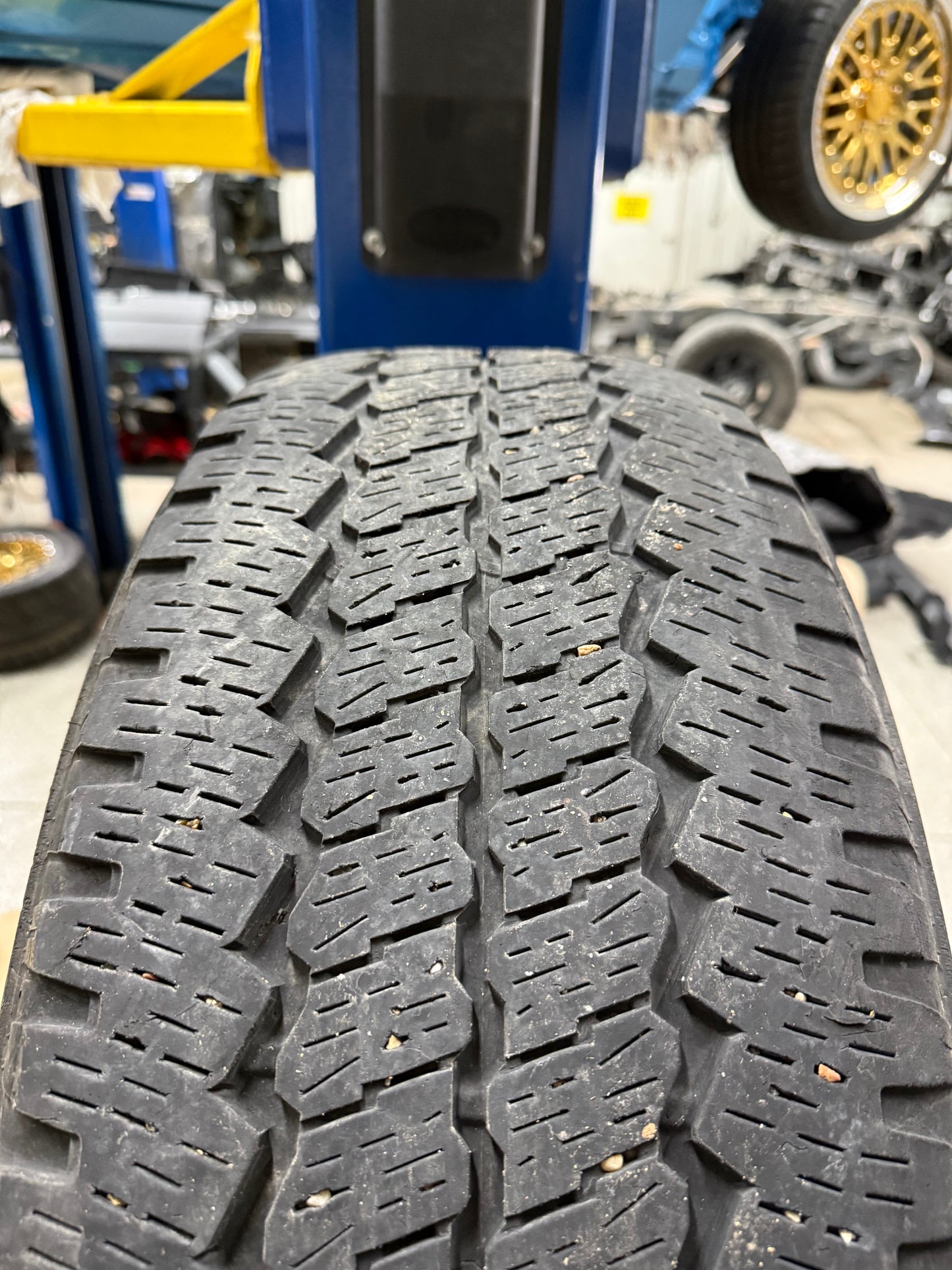 Bridgestone Dueler A/T 275/65/20 Super Duty F250