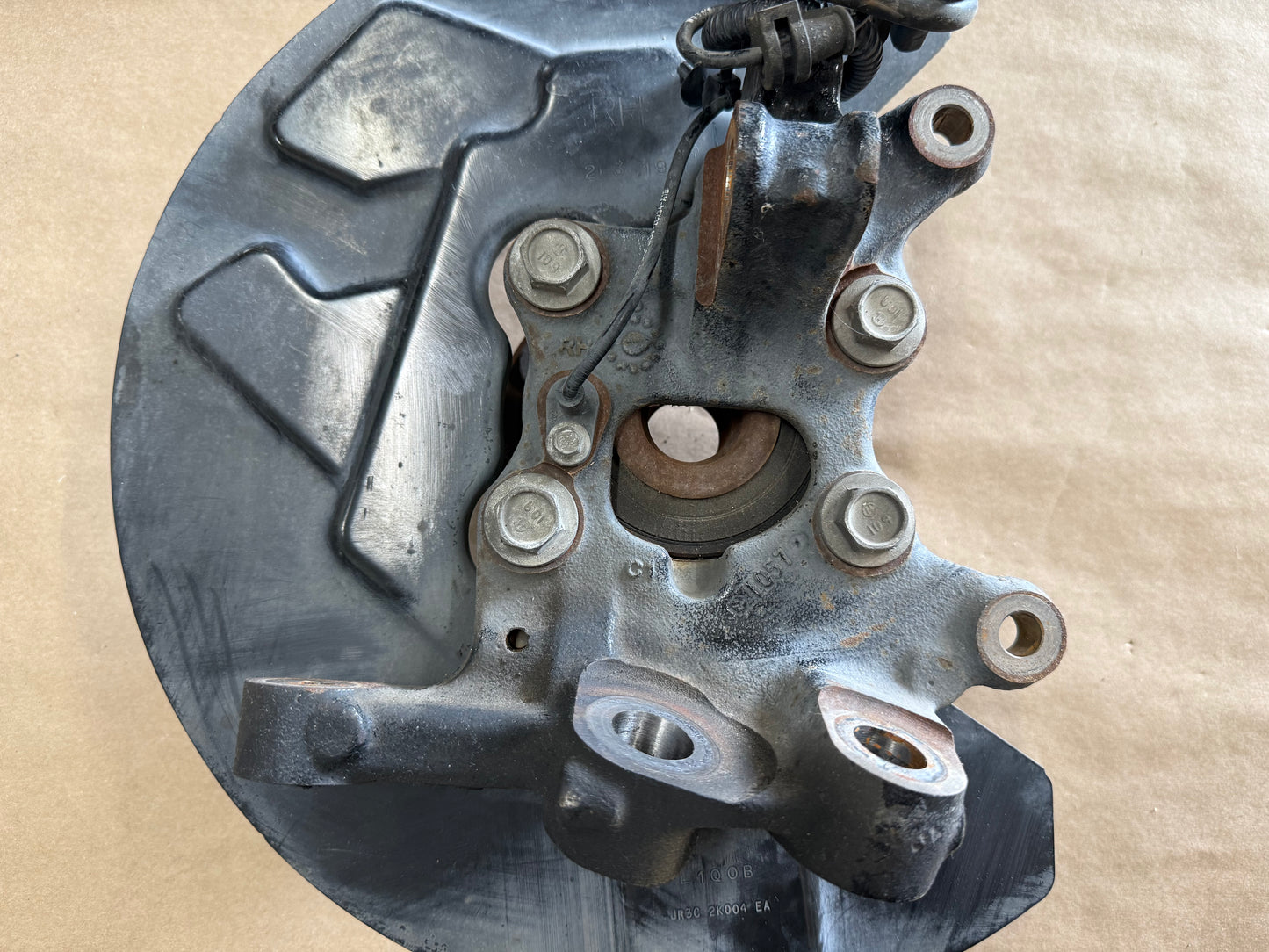 2021-2023 Ford Mustang 5.0 GT RH Passenger Side Front Spindle Knuckle Hub 4 Bolt