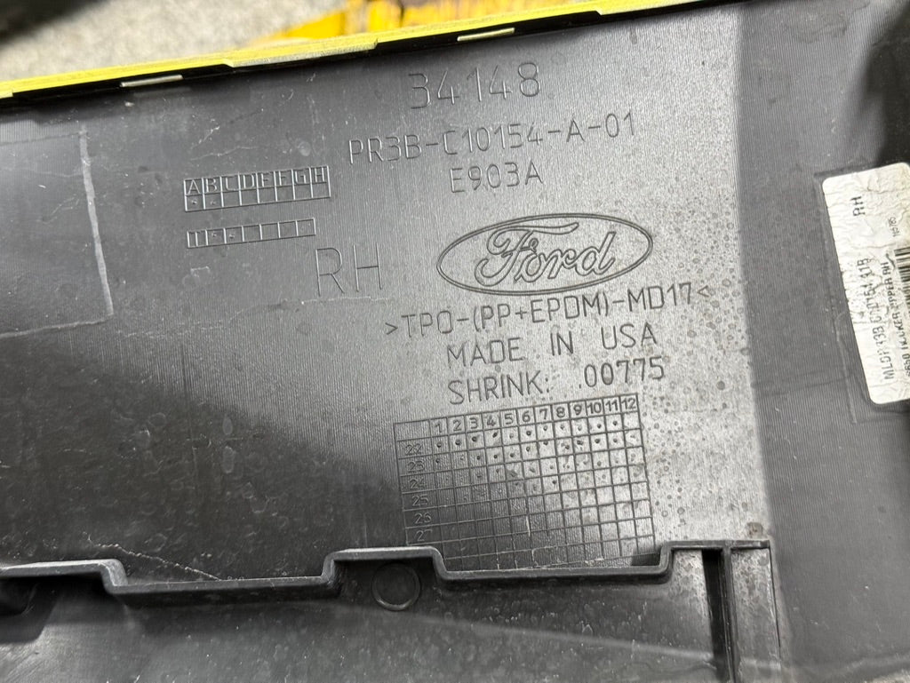 2024-2026 Ford Mustang GT RH Passenger Side Skirt Molding "B7"