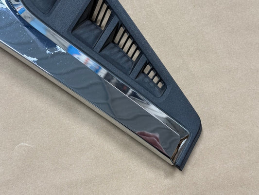 2023-2025 Ford F-250 F-350 Lariat RH Pass. Side Fender Insert Emblem Vent