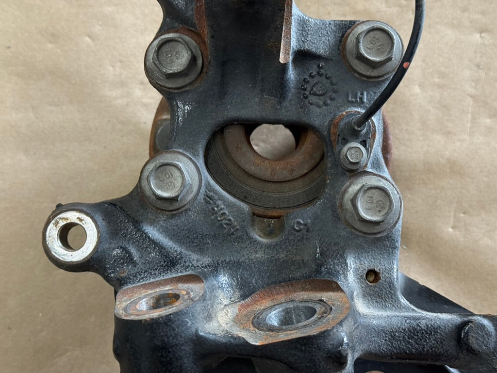 2024-2026 Ford Mustang GT LH Driver Side Front Spindle Knuckle Hub 19k Miles