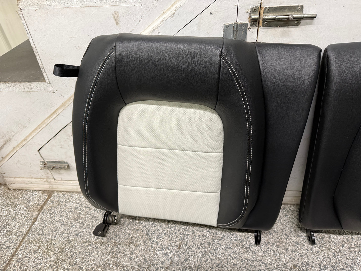 2018-2023 Ford Mustang GT Black/White Leather Front Rear Power Seats Heat/Cooled