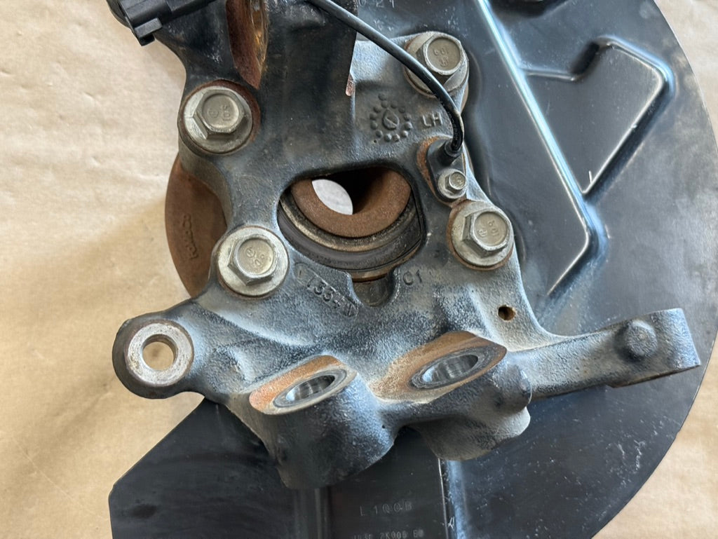 2021-2023 Ford Mustang 5.0 GT LH Driver Side Front Spindle Knuckle Hub 4 Bolt