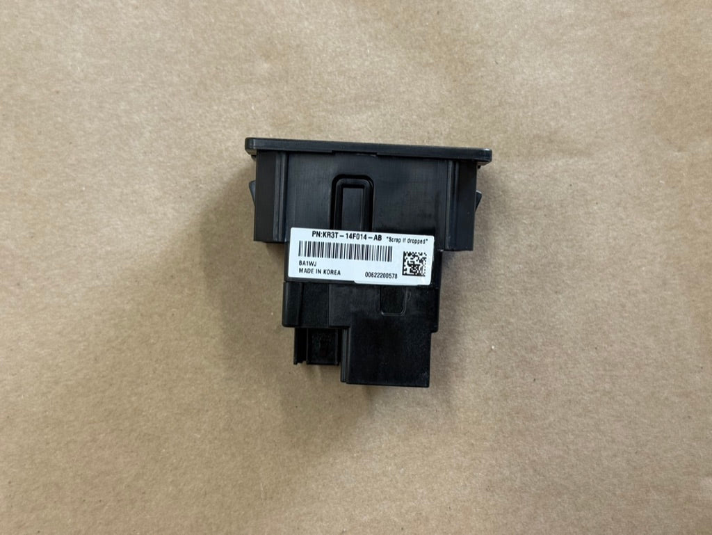 Ford Mustang USB Port OEM 16-17