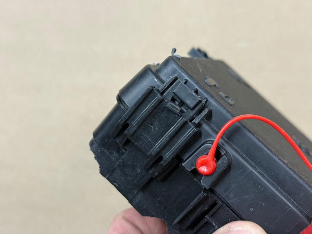 2024-2026 Ford Mustang GT Engine Bay Fuse Box Under Hood
