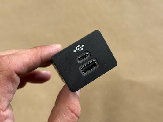 2024-2026 Ford Mustang GT Ecoboost USB Port