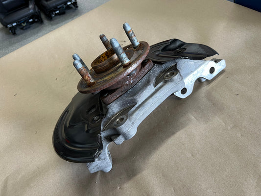 2010-2015 Chevrolet Camaro SS LH Driver Side Front Spindle Knuckle Hub GM