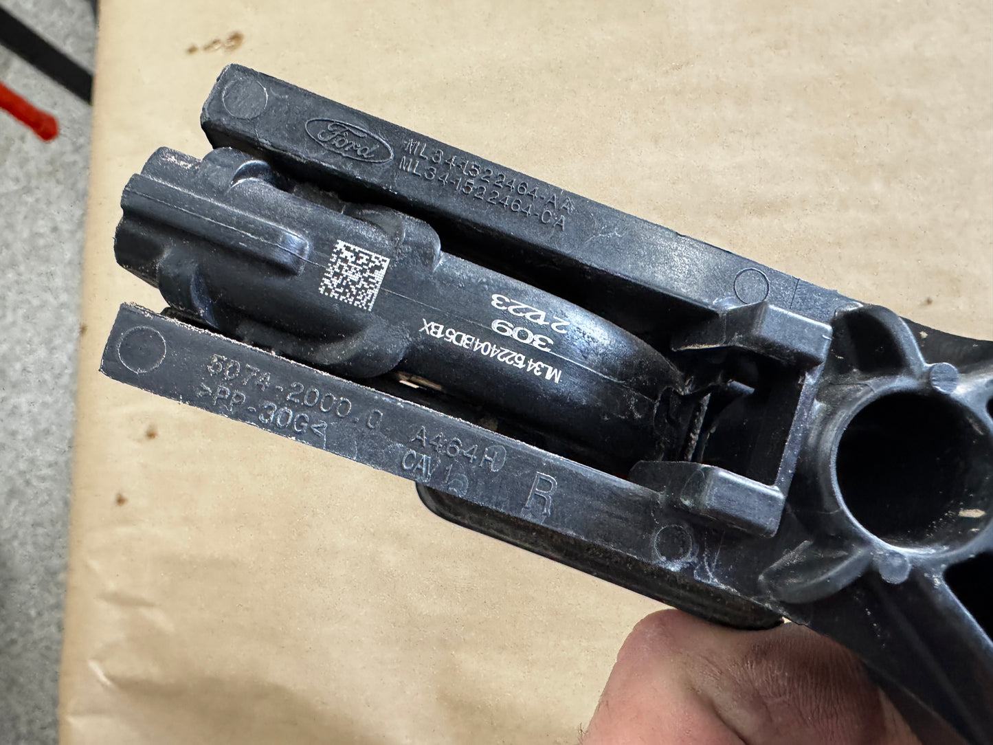 2023-2025 Ford F-250 Super Duty RH Passenger Rear Door Handle Assembly "HX"