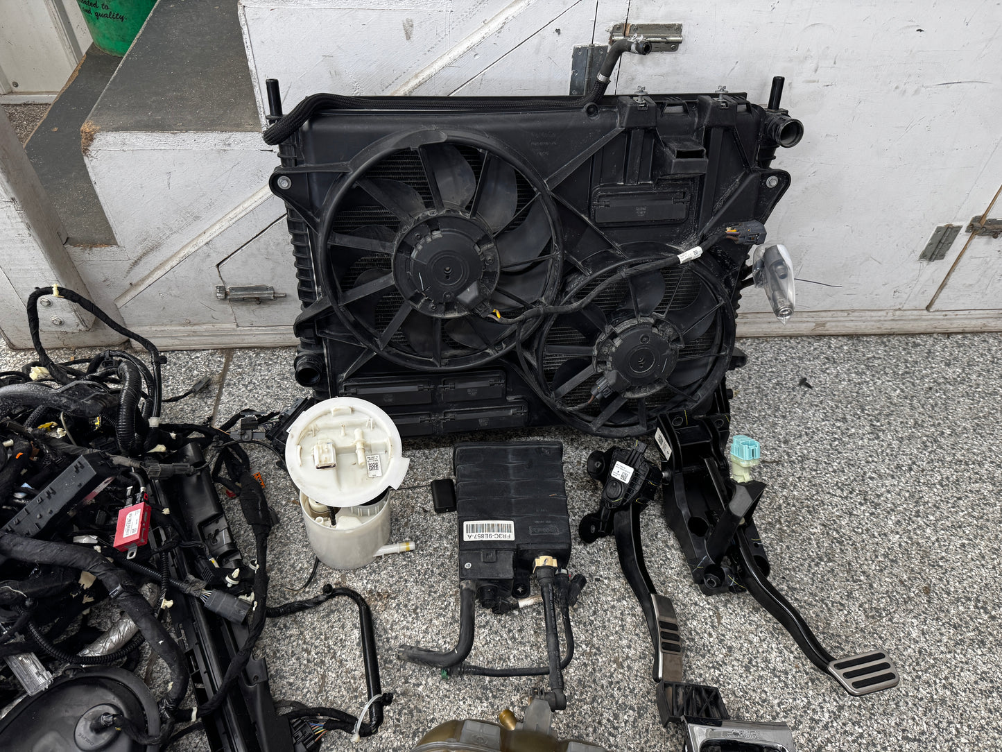 2015 Mustang 5.0 Coyote Gen 2 Engine Drivetrain 6R80 Auto Transmission