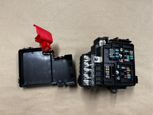 2024-2026 Ford Mustang GT Engine Bay Fuse Box Under Hood NO Damage