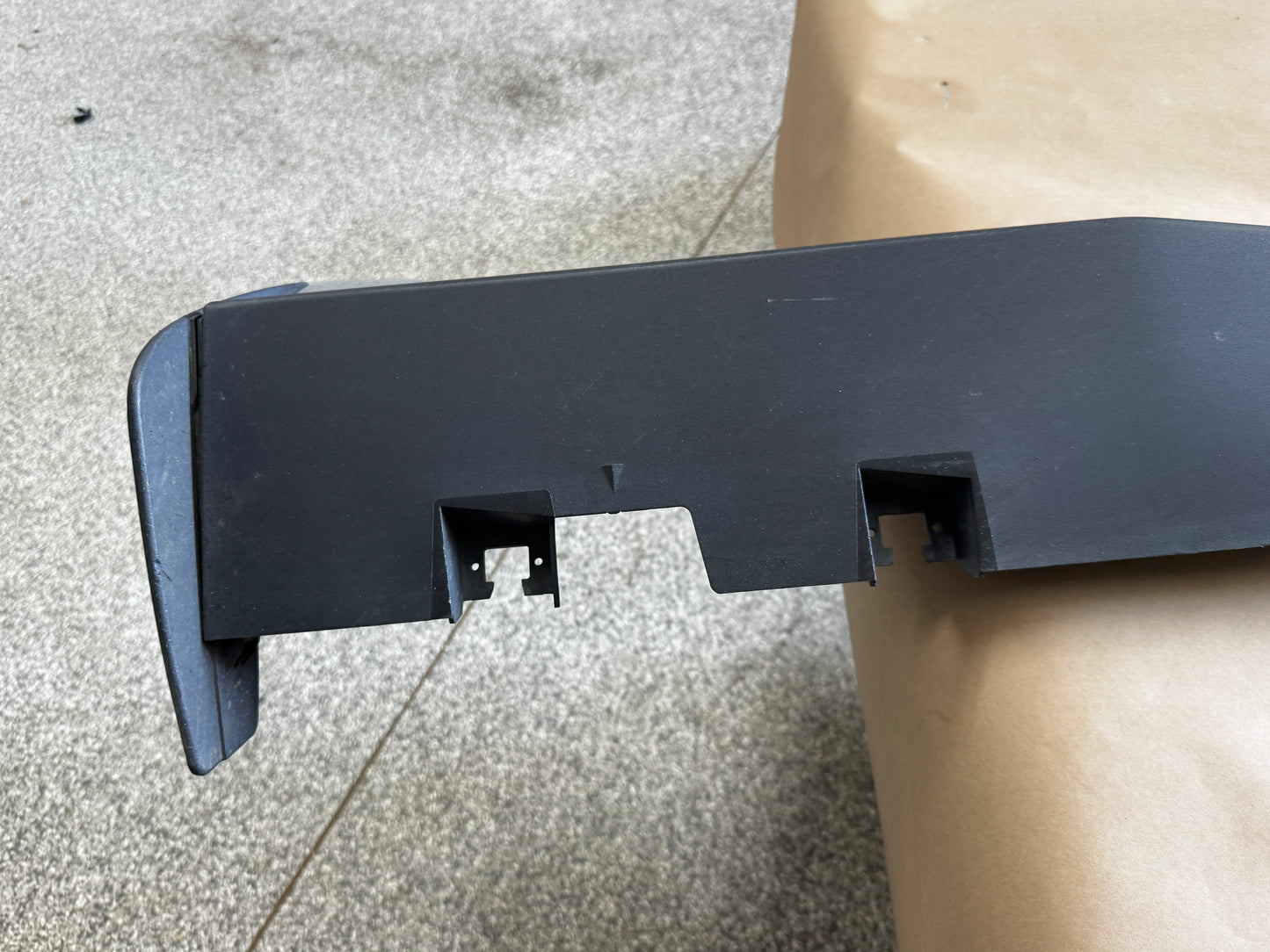 2024-2026 Ford Mustang GT RH Passenger Side Skirt Molding "K1" - OEM