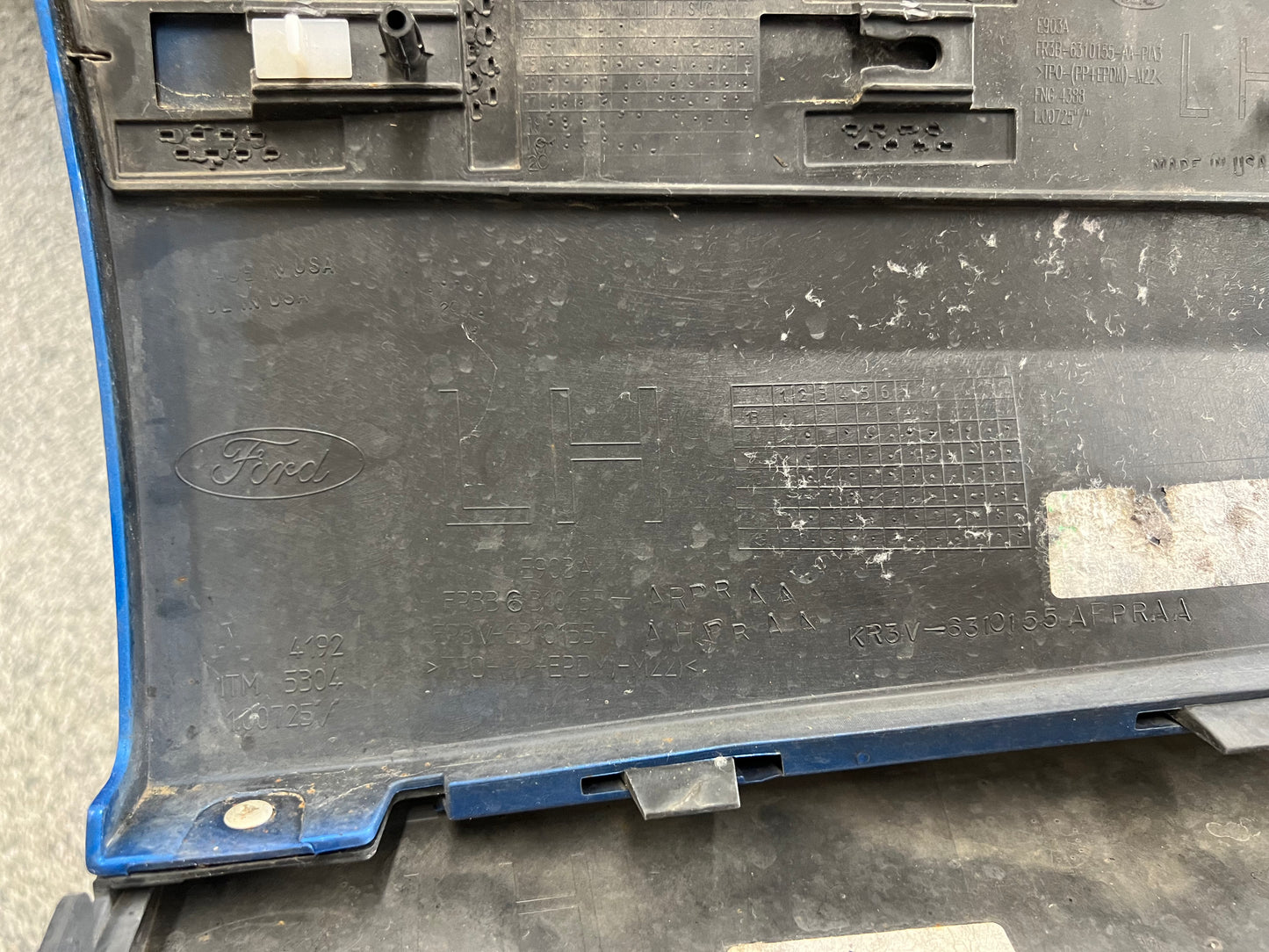 2015-2023 Ford Mustang GT Ecoboost LH Driver Side Skirt Molding