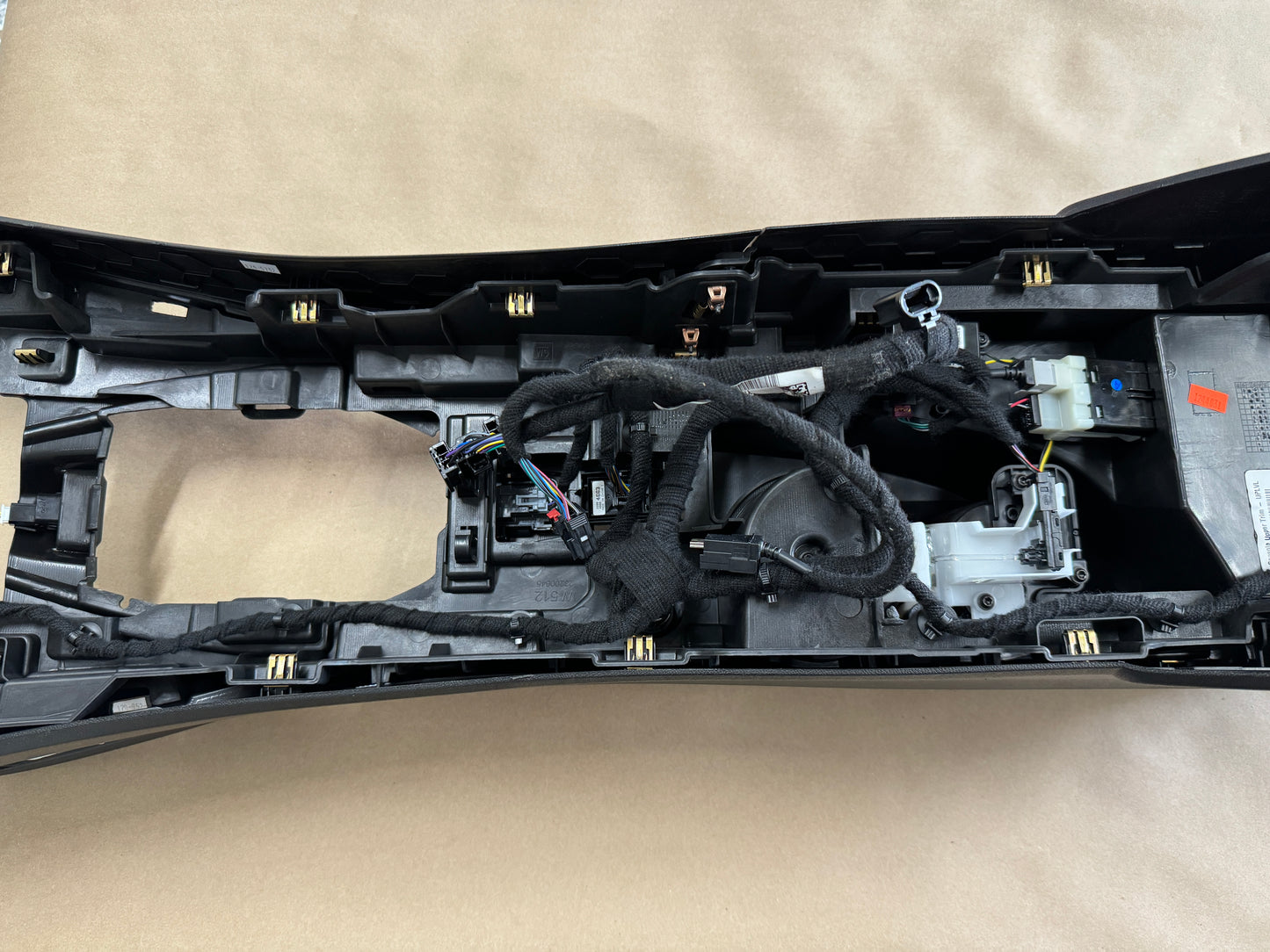 2018 Chevrolet Camaro Center Console Black Charging Station