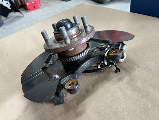 2015-2020 Ford Mustang 5.0L GT LH Driver Side Front Spindle Knuckle Hub