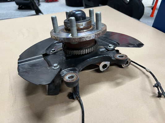 2015-2020 Ford Mustang 5.0L GT LH Driver Side Front Spindle Knuckle Hub