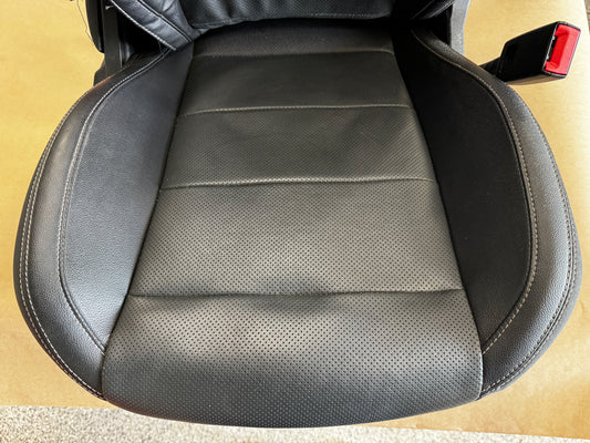 2018-2023 Ford Mustang GT RH Passenger Seat Black Leather Heated Cooled