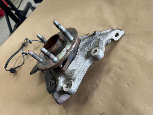 2016-2023 Chevrolet Camaro ZL1 SS LH Driver Side Front Spindle Knuckle Hub GM