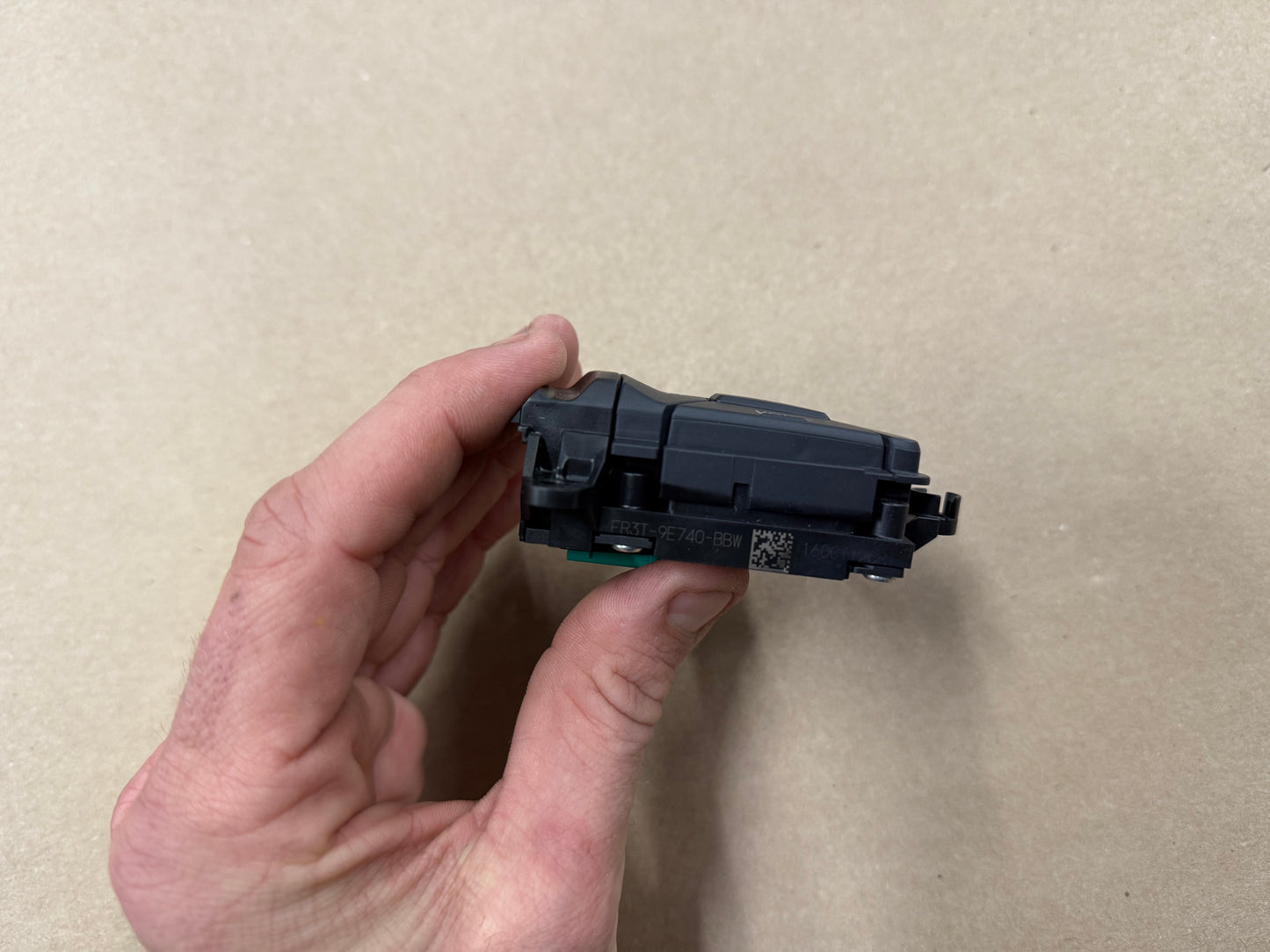 2015-2017 Ford Mustang GT RH Wheel Steering Button Volume Mute Search