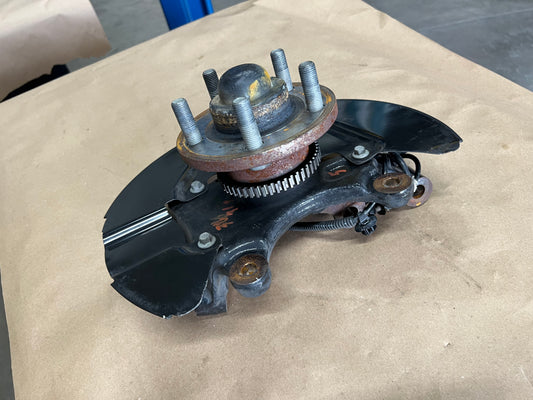 2015-2020 Ford Mustang 5.0L GT LH Driver Side Front Spindle Knuckle Hub