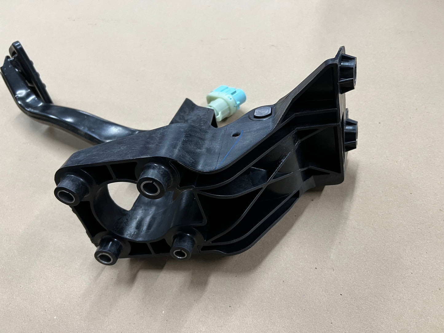 2018-2022 Ford Mustang GT Automatic Brake Pedal Assembly Accelerator - OEM