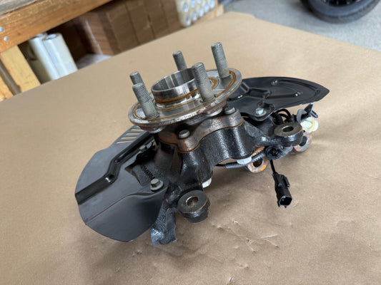 2024-2026 Mustang GT LH Driver Side Front Spindle Knuckle Hub Low Mileage