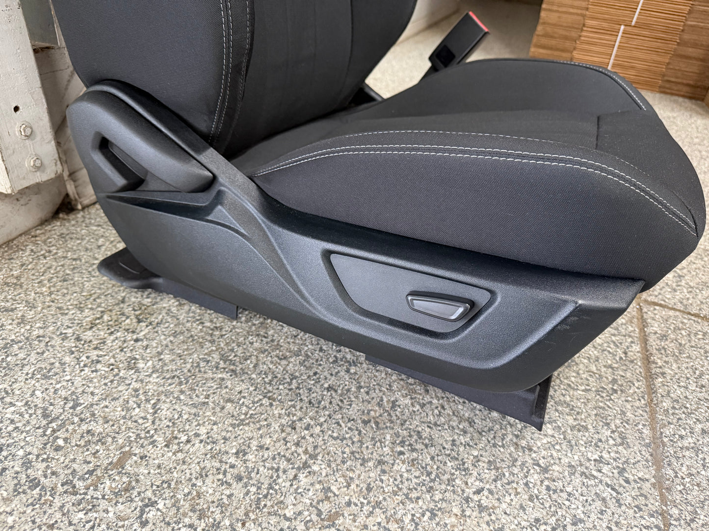 2018-2023 Ford Mustang GT Coupe RH Passenger Seat Black Cloth