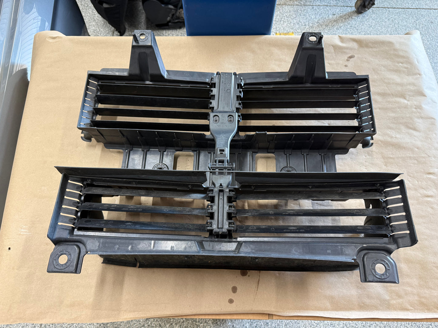 2018-2023 Ford Mustang GT Radiator Air Shutter Grille Assembly