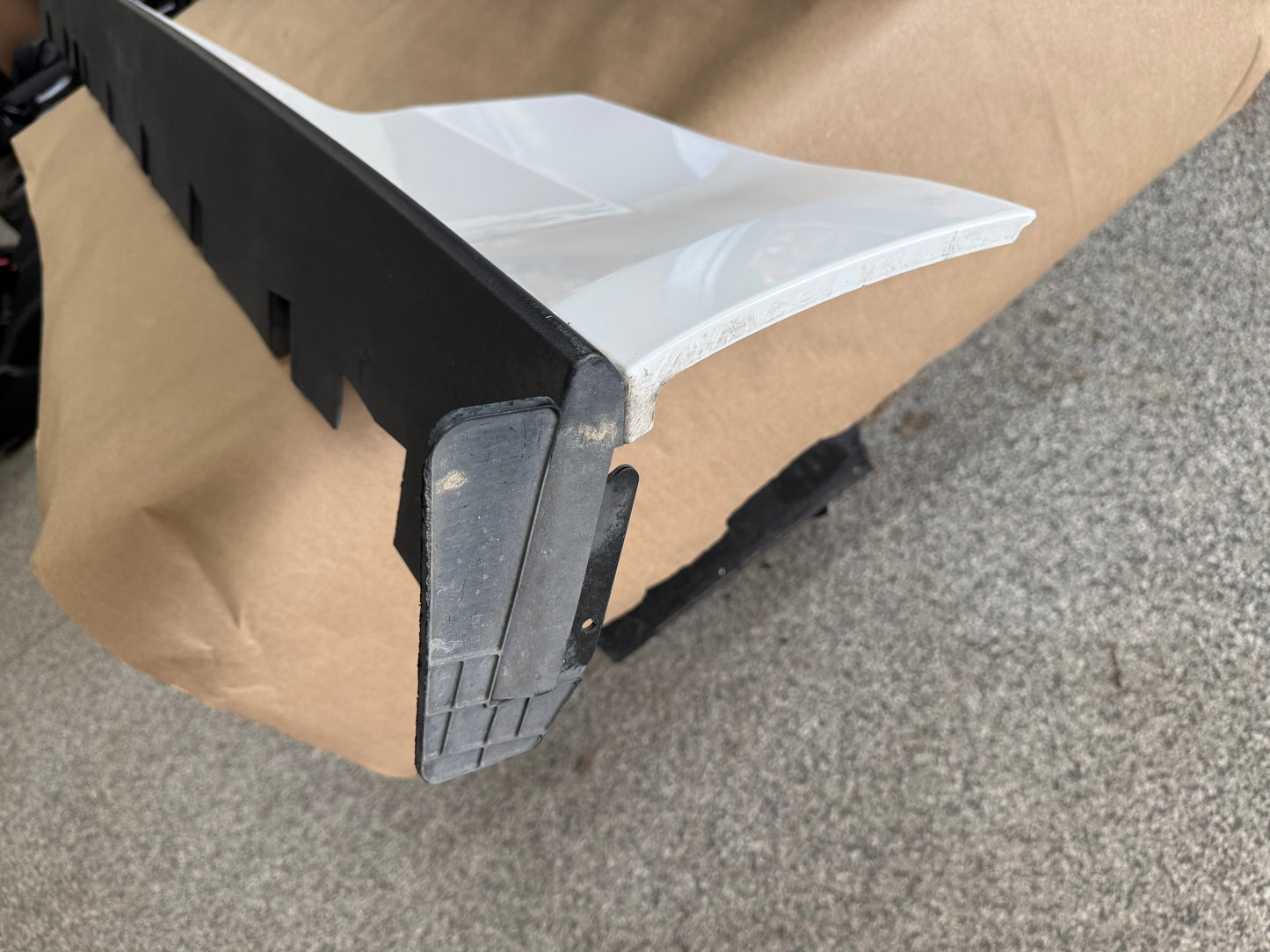 2015-2023 Ford Mustang GT V6 LH Side Skirt Molding Driver Side "White"