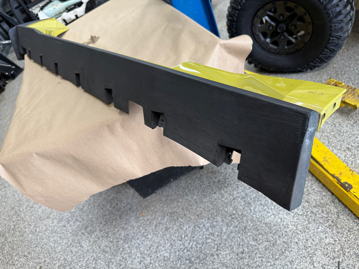 2024-2026 Ford Mustang GT RH Passenger Side Skirt Molding "B7"