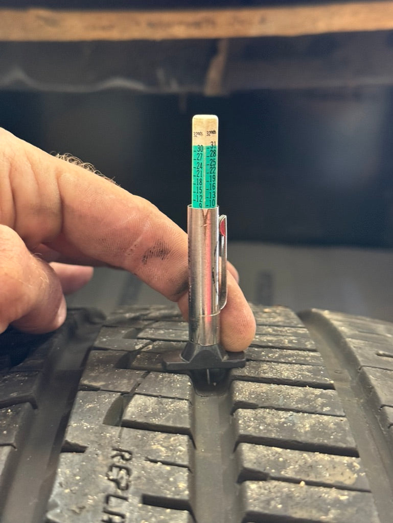 General G Max AS-07 275/35 ZR20 Tire