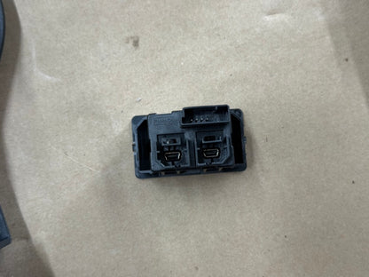 2021 Ford Mustang GT Touch Screen, Face Plate, Radio, Module USB Port