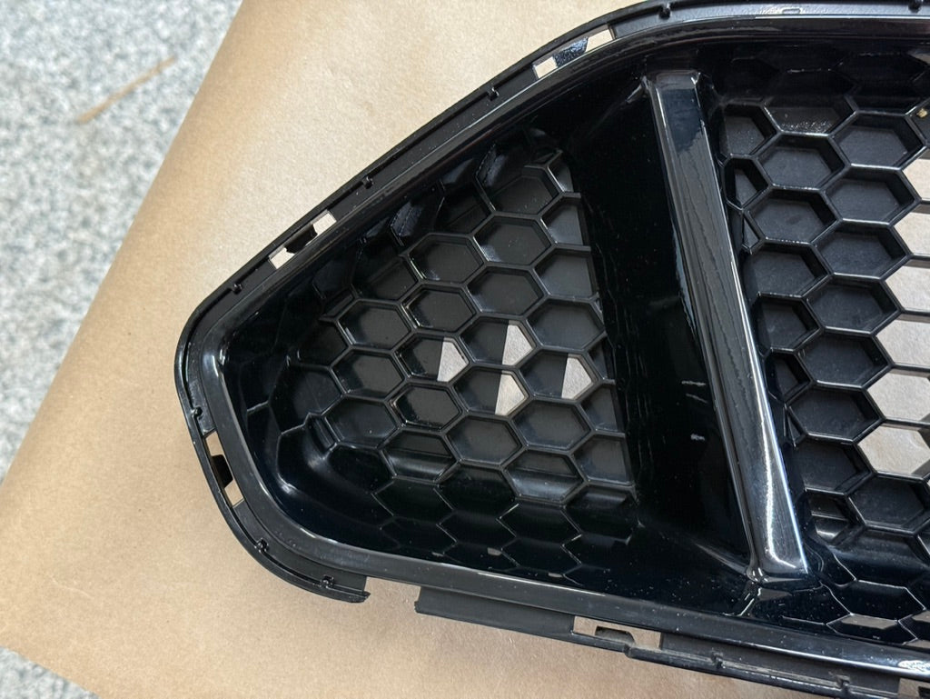 2018-2023 Ford Mustang GT Front Bumper Upper Grille