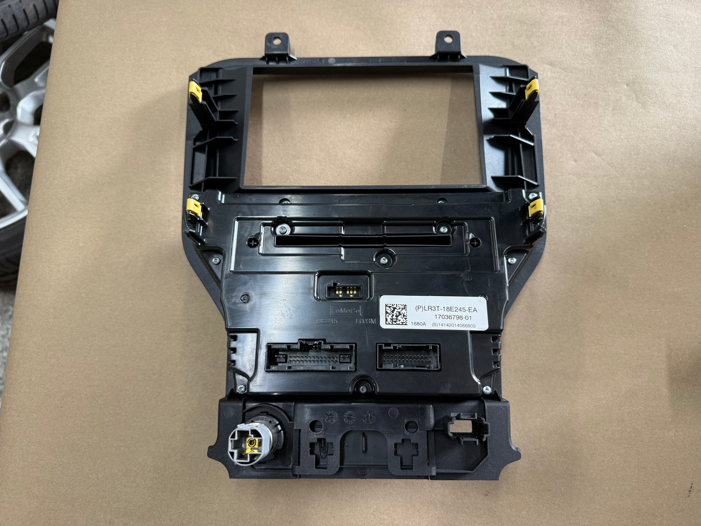 2020 Ford Mustang GT Touch Screen, Face Plate, Radio, Module USB Port