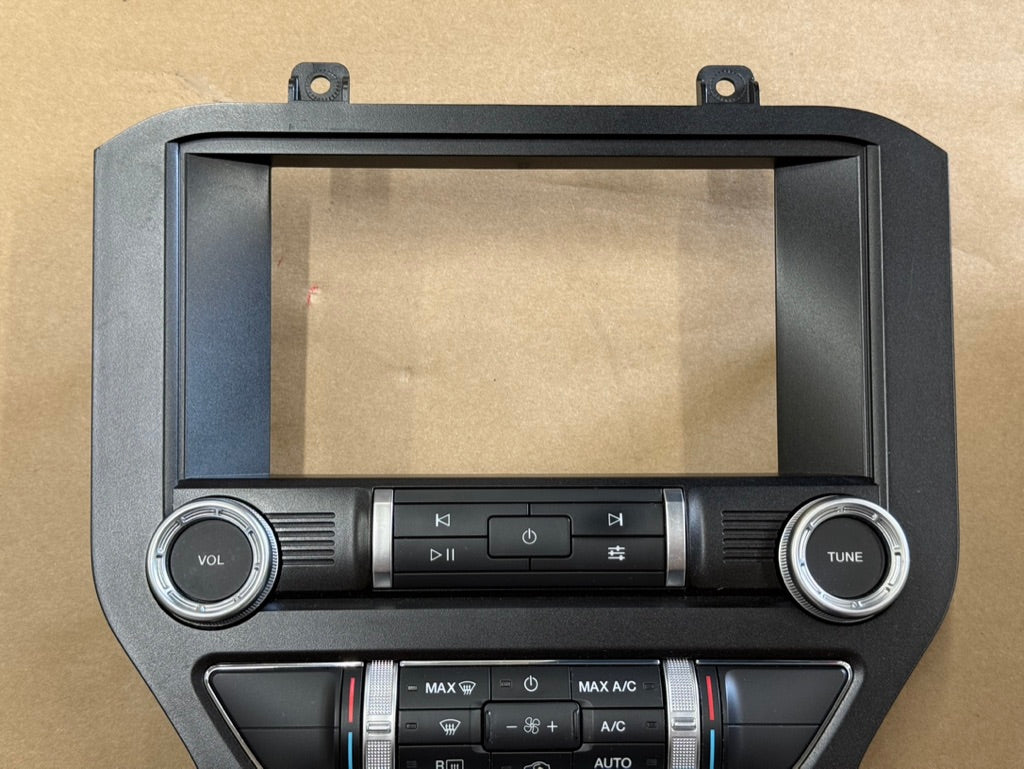 2021 Ford Mustang GT Touch Screen, Face Plate, Radio, Module USB Port