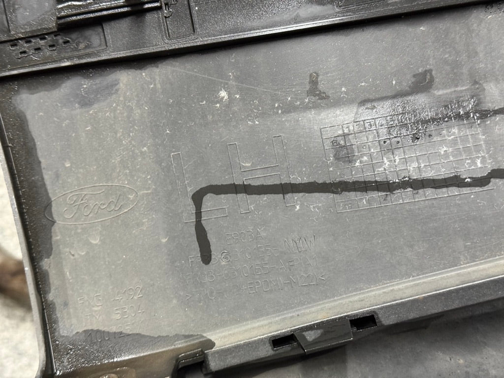 2015-2023 Ford Mustang GT V6 LH Side Skirt Molding Driver Side "J7"