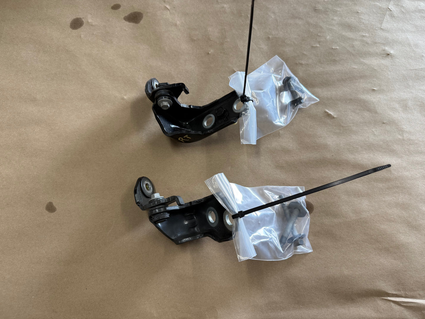 2015-2023 Ford Mustang GT GT500 GT350 Door Hinges RH Pass. Upper Lower "G1"
