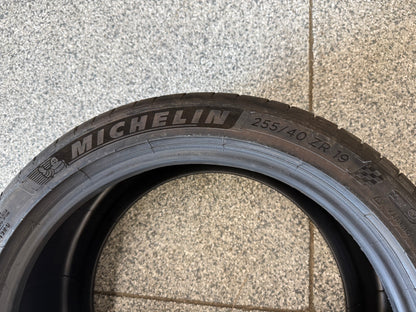 Michelin Pilot Sport 4 S 255/40/ZR19 Tire