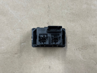 Ford Mustang USB Port OEM 16-17