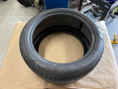 Pirelli P Zero PZ4 285/40/19 Tire