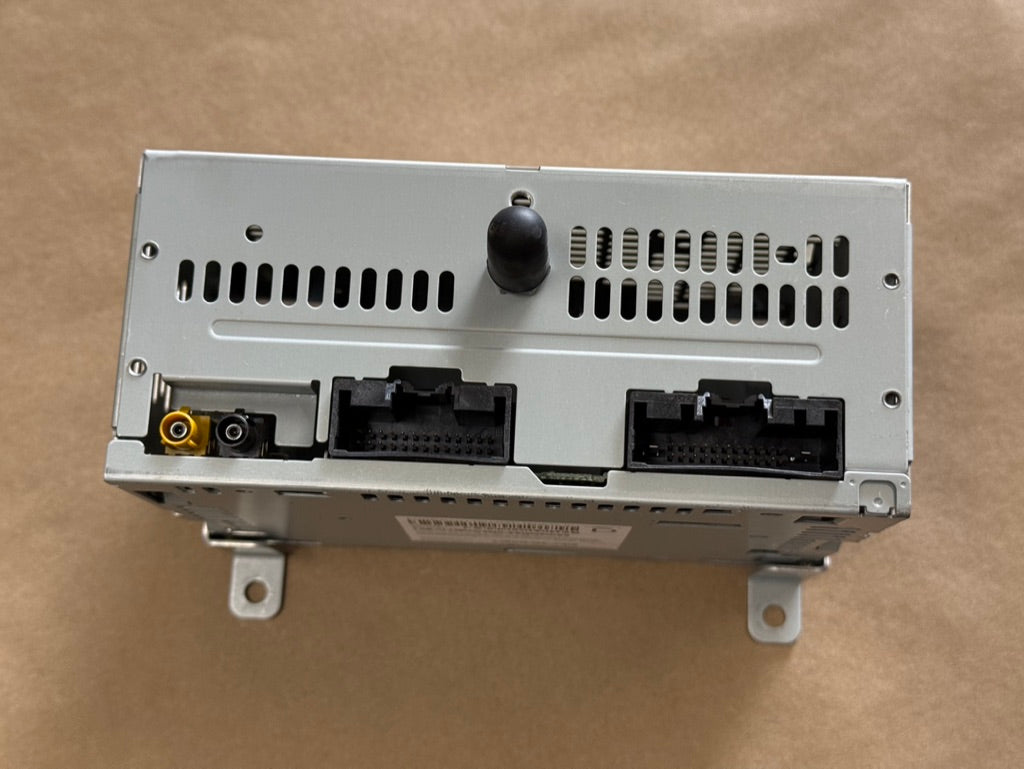 2021 Ford Mustang GT Touch Screen, Face Plate, Radio, Module USB Port