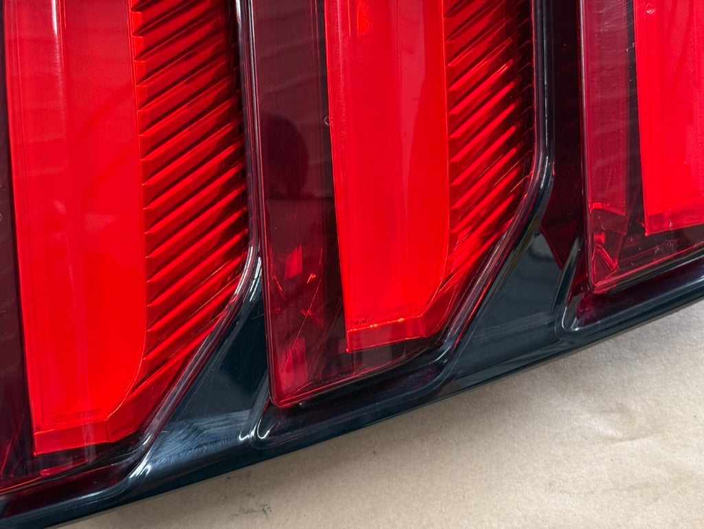 2015-2017 Ford Mustang GT V6 EcoBoost Tail Light RH Passenger Side LED