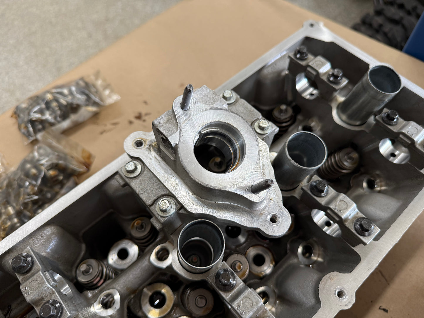 2024-2026 Ford Mustang DOHC Cylinder Heads RH LH Pair Valves 5.0L Coyote Gen 4
