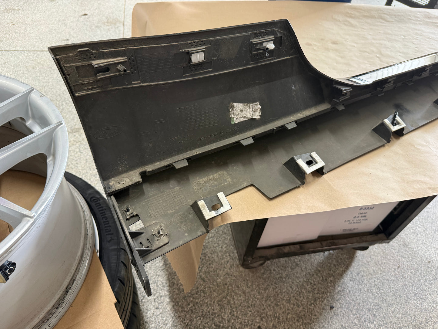 2015-2023 Ford Mustang GT V6 LH Side Skirt Molding Driver Side "G1"