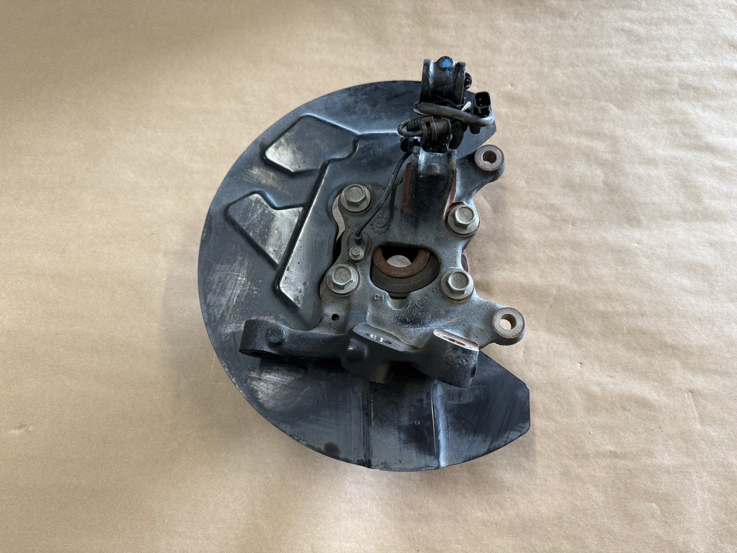 2021-2023 Ford Mustang 5.0 GT RH Passenger Side Front Spindle Knuckle Hub 4 Bolt