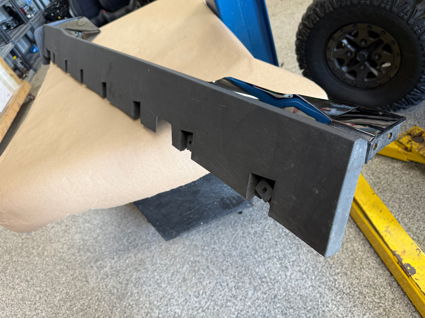 2024-2026 Ford Mustang GT RH Passenger Side Skirt Molding "G1"