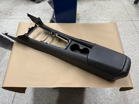 2010-2015 Chevrolet Camaro SS Center Console Assembly