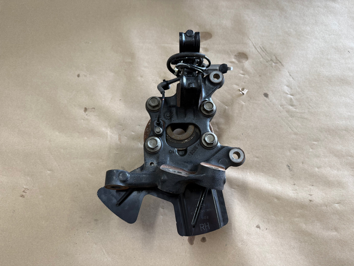2024-2026 Mustang GT RH Passenger Side Front Spindle Knuckle Hub 16k miles